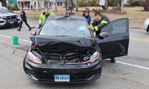 Three-car accident snarls traffic in Bantam