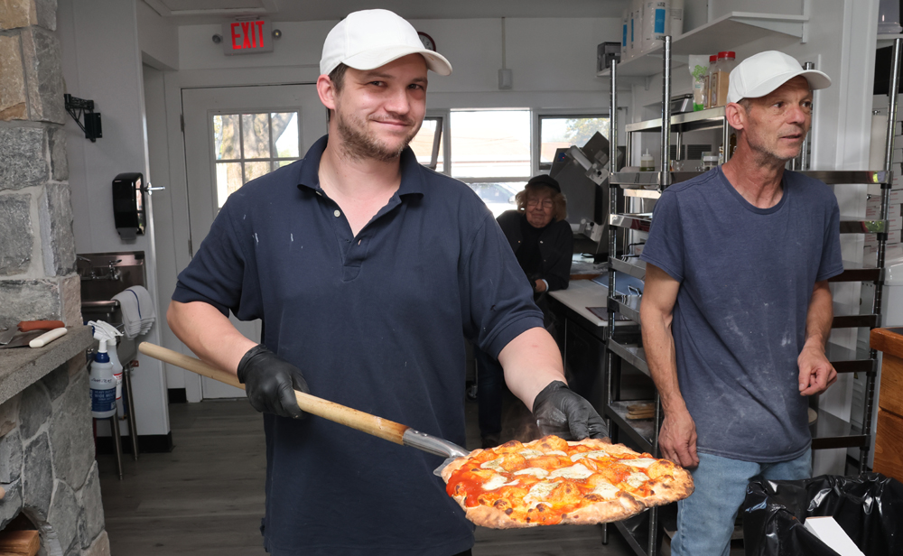 Bill’s Brick Oven Pizza opens shop in Morris