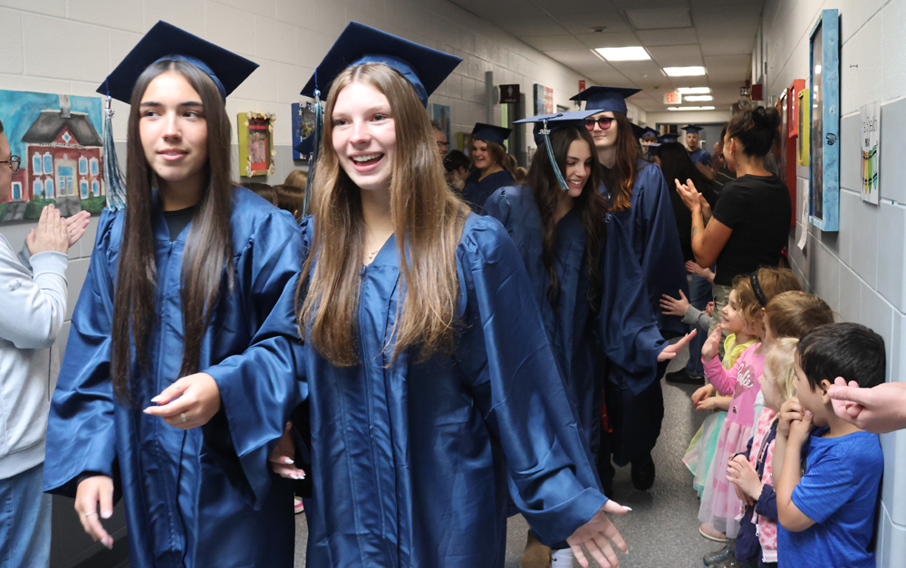 Lakeview graduates to be tour the schools