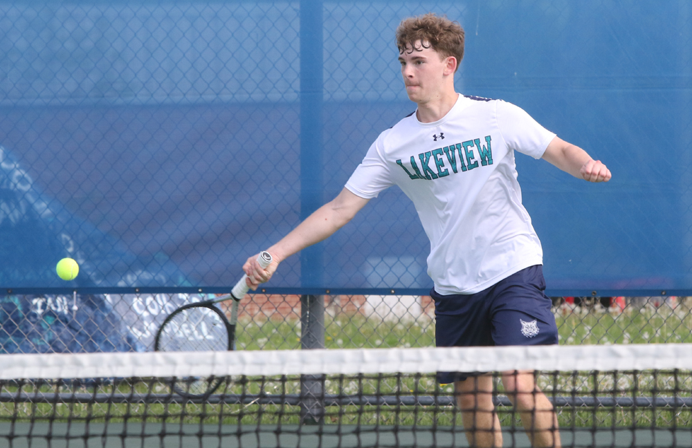 Lakeview boys dominant in seventh victory