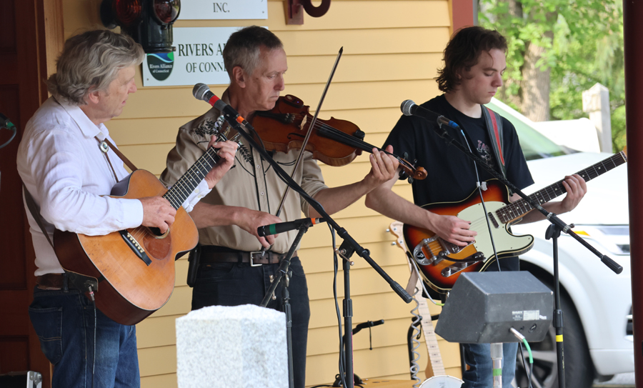 Litchfield Land Trust hosts solstice concert