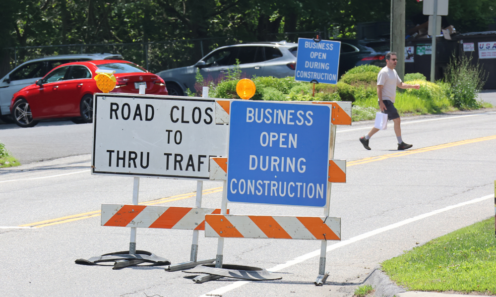 Bantam businesses open during bridge job