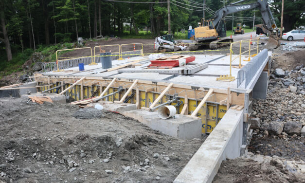 New bridge in Bantam is taking shape