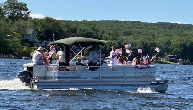 Tyler Lake boat owners display patriotism