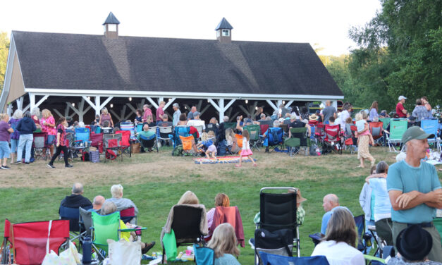 Soul Sound Revue rocks crowd in Morris