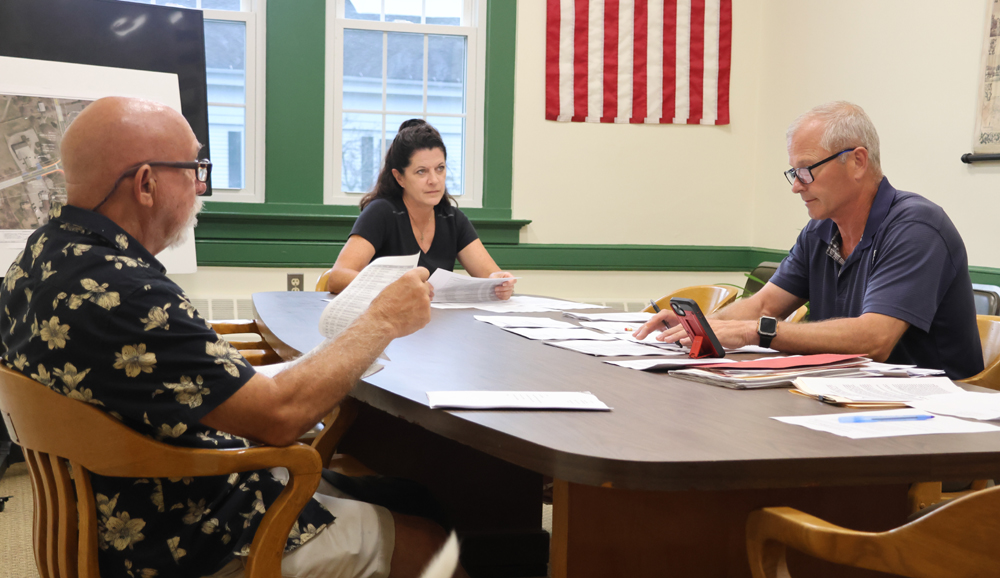 Morris selectmen set town meeting date