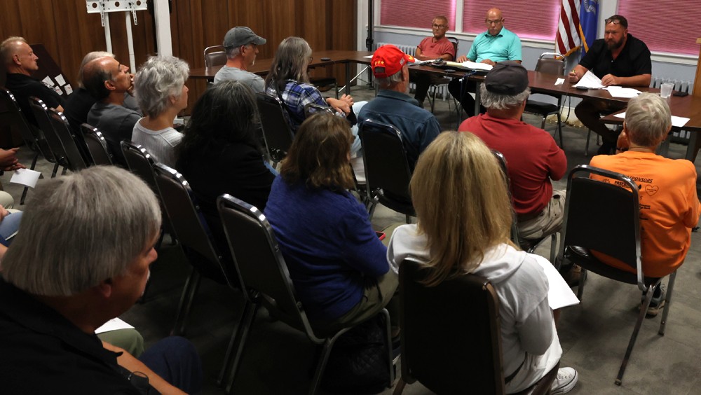 Goshen selectmen dispute meeting minutes
