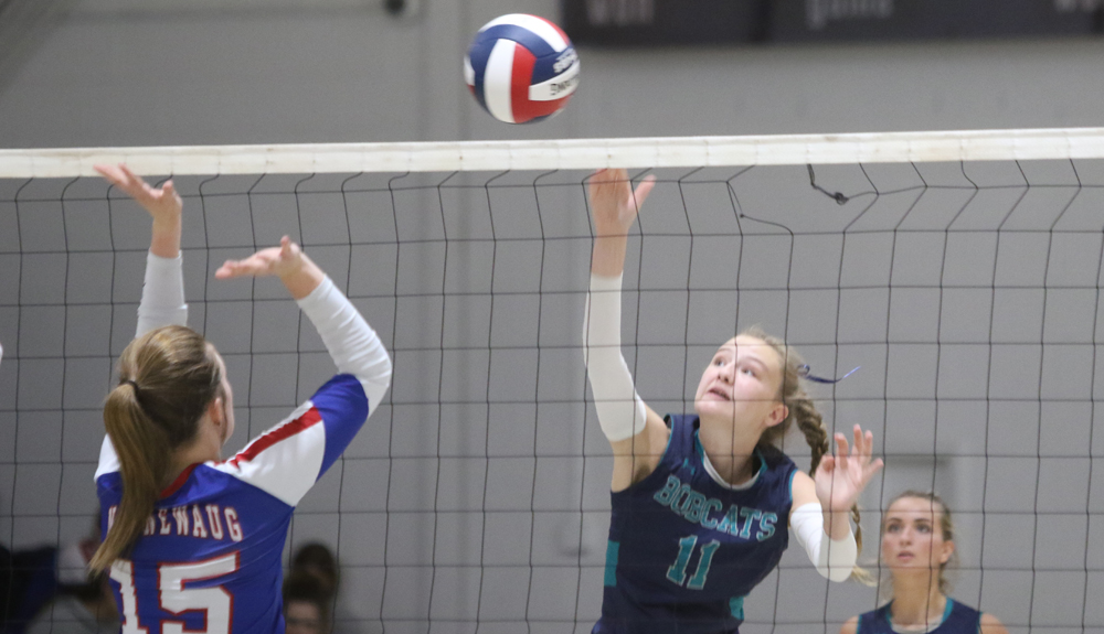 Nonnewaug outlasts ‘Cats in v-ball thriller
