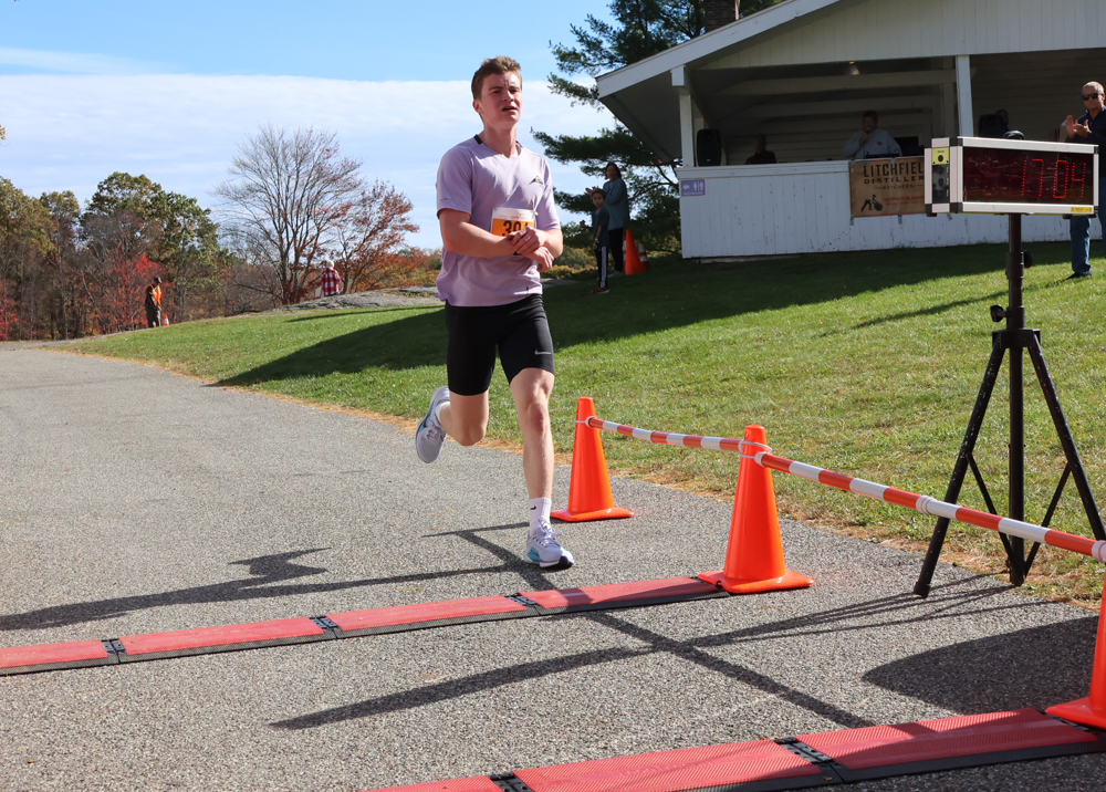 Cider Run draws fast field to Warren Woods | Litchfield.bz