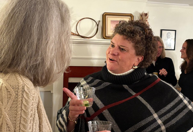 Ladies Night a campaign stop for Raap