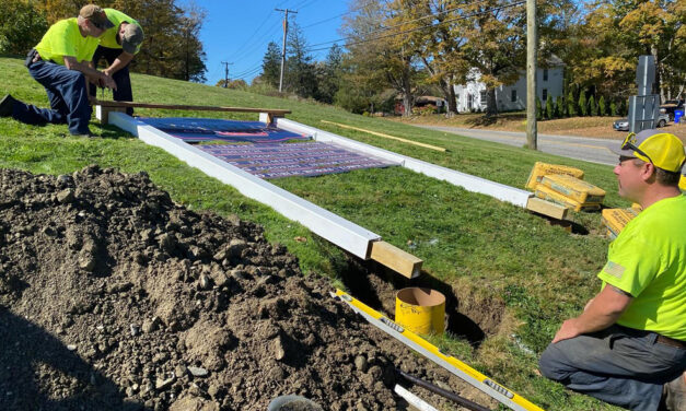 New hillside sign points the way in Warren