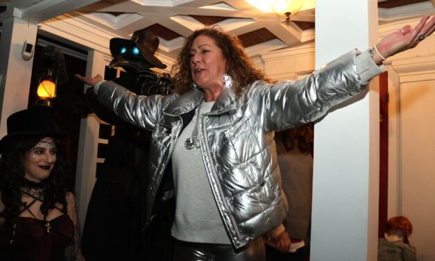 Halloween draws crowd to center of town