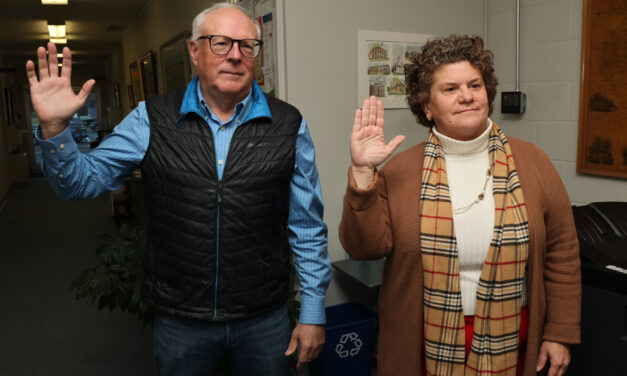Elected officials take the oath of office