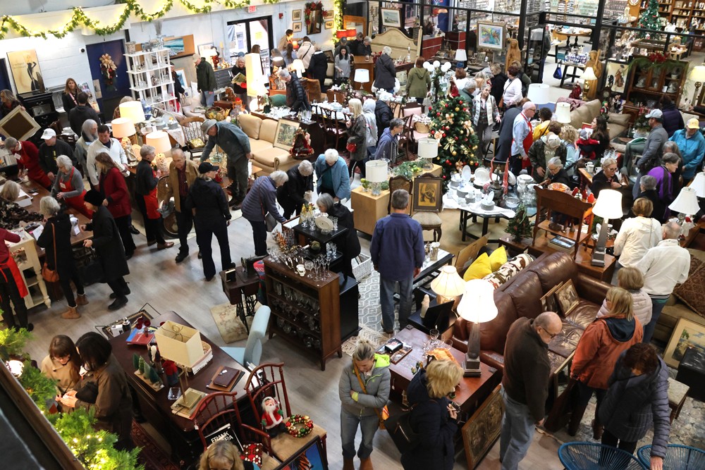 Business brisk as Prime Finds store opens | Litchfield.bz