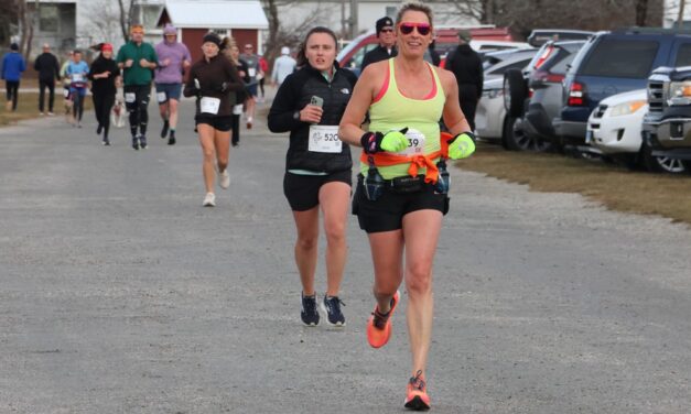 Fair weathers draws big Turkey Trot field