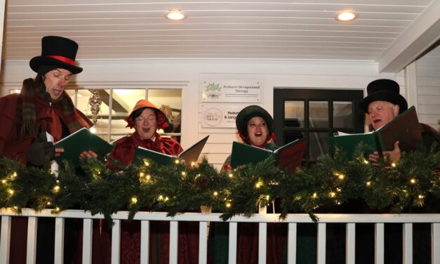 Warren’s Holiday on the Hill a festive night