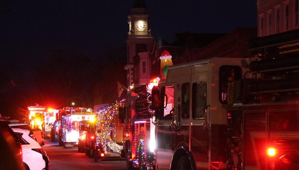 New parade lights up center of Litchfield