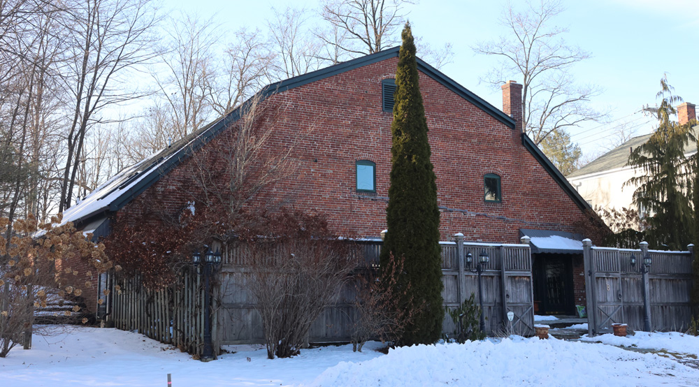 Property owner pitches boutique hotel idea