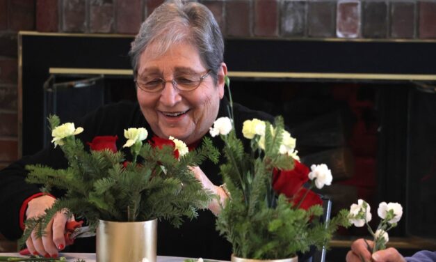 Lakeview quartet leads XMas floral workshop