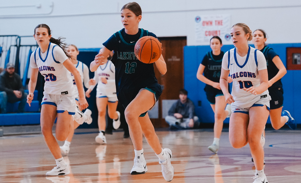 Barone leads ‘Cats to big non-league win