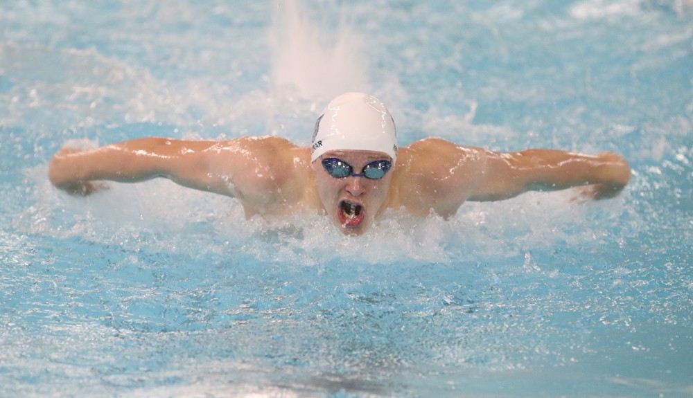 ‘Cats dunk Shepaug to remain unbeaten