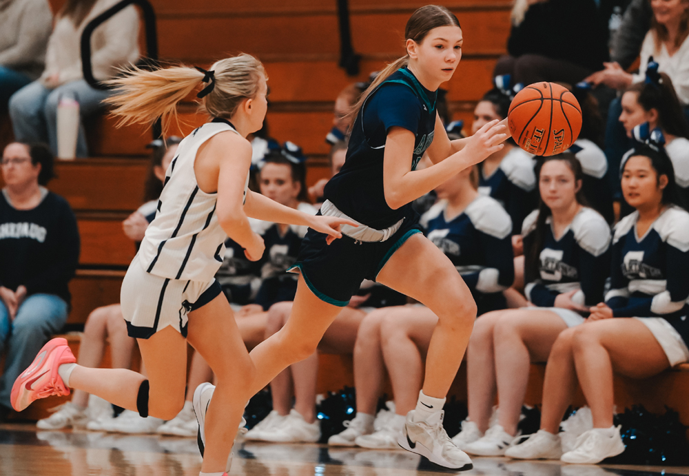 Bobcats overpower Shepaug in BL tilt