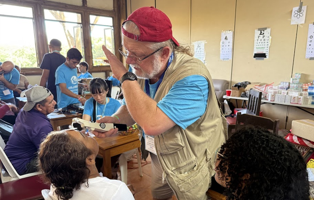 Blondins lead annual eye-care mission