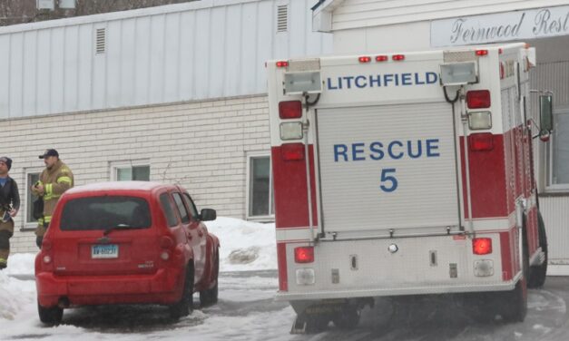 Firefighters respond to Fernwood oil leak