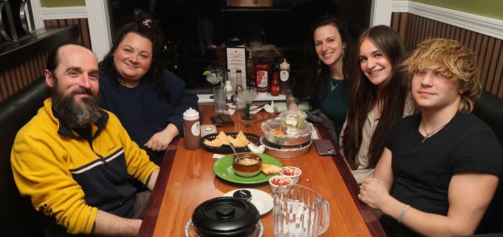 Our Towns: A new Bantam restaurant opens