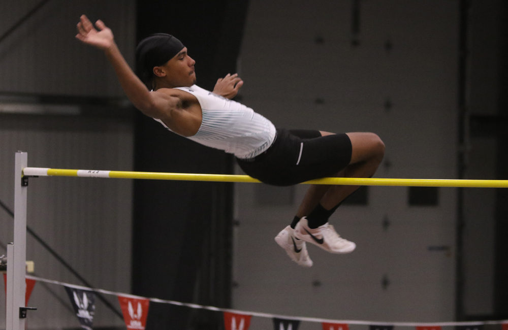 Lakeview boys third in BL indoor meet
