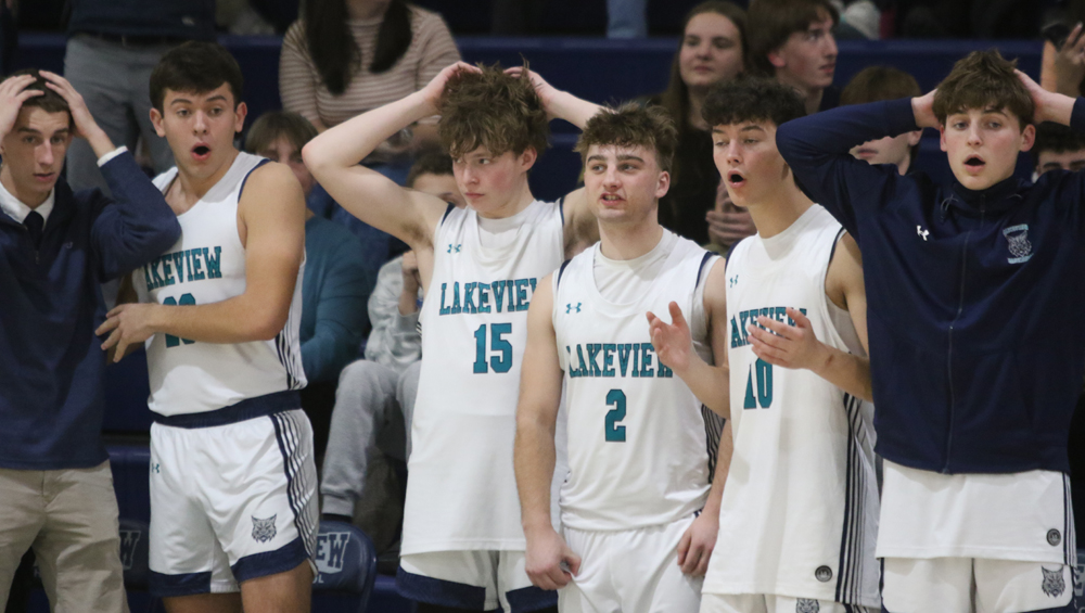 Lakeview boys fall in Senior Night thriller