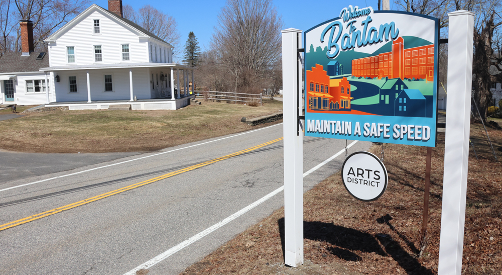 DOT: New Bantam greeting signs have to go