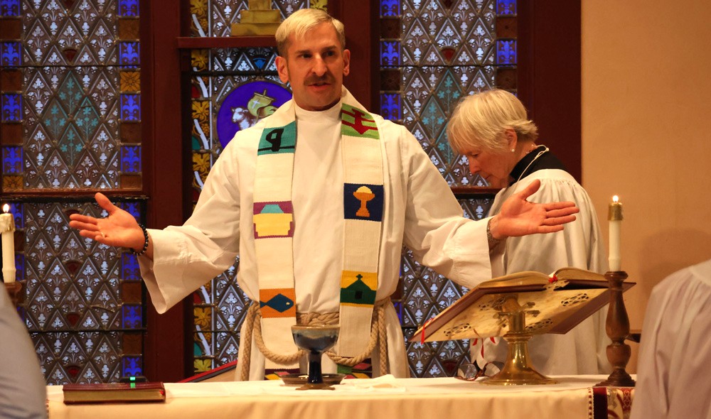Milton service kicks off Easter observance
