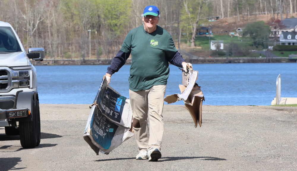 Volunteers clean Morris, Warren roadsides