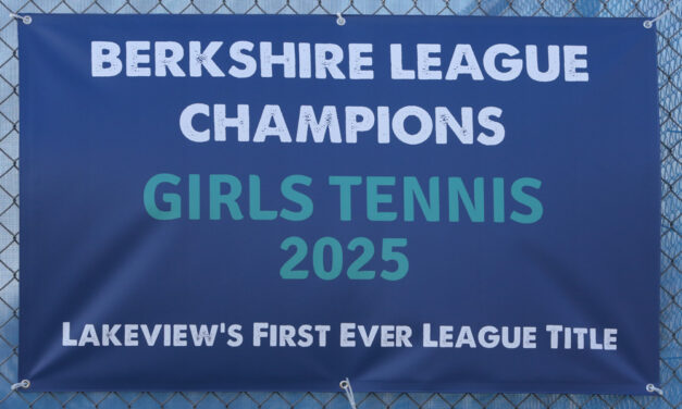 New banner honors Lakeview tennis title