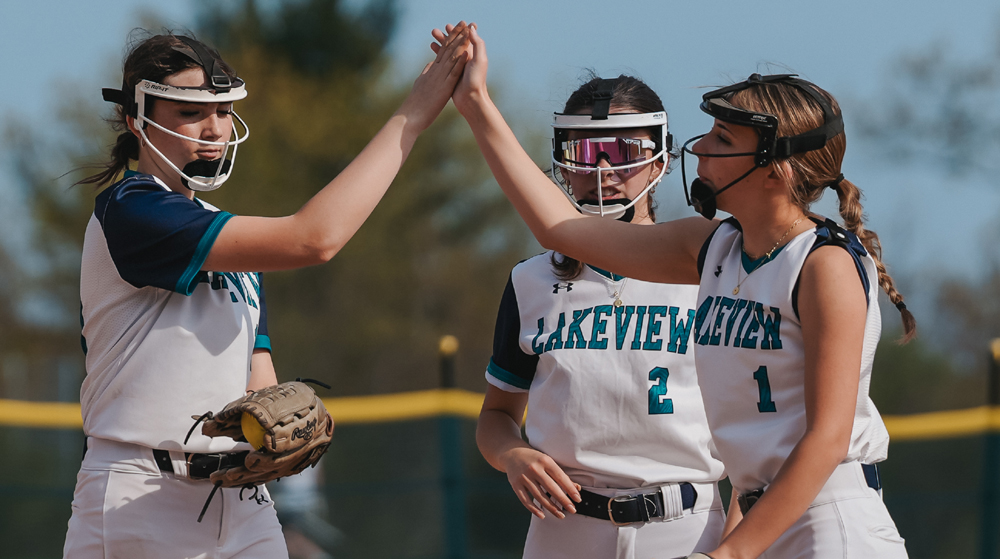 Wojnar bats, Milanese pitches ‘Cats to win