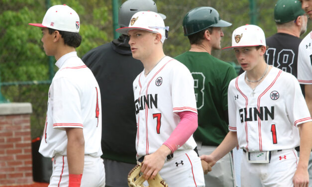 Lipinsky, Worden playing ball at Gunn