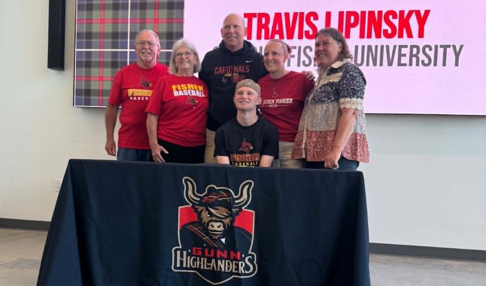 Lipinsky signs to play baseball in college