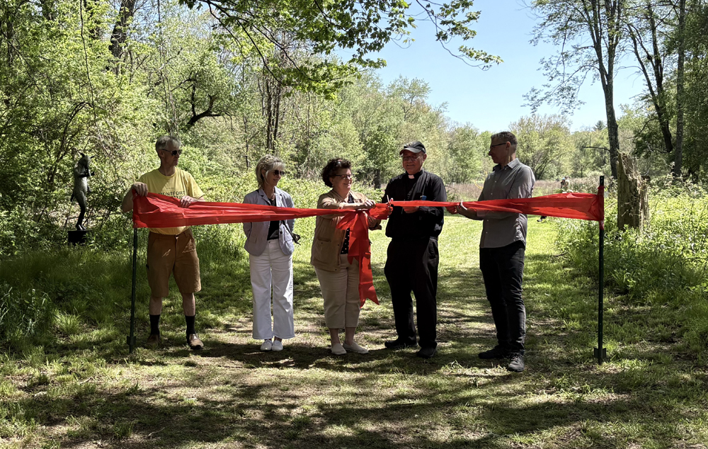 Likin’ Litchfield: Sculpture exhibit is a hit