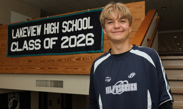Reynolds, Olmstead are tops at Lakeview