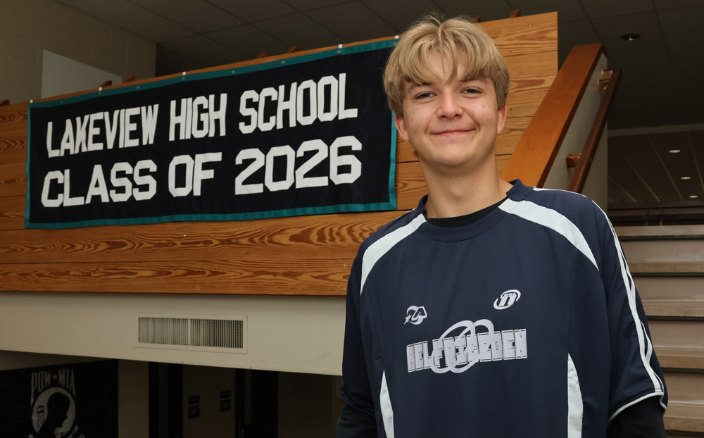 Reynolds, Olmstead are tops at Lakeview