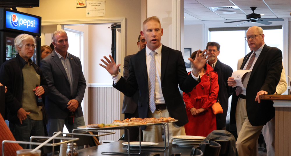 GOP candidates talk issues at DiFranco’s
