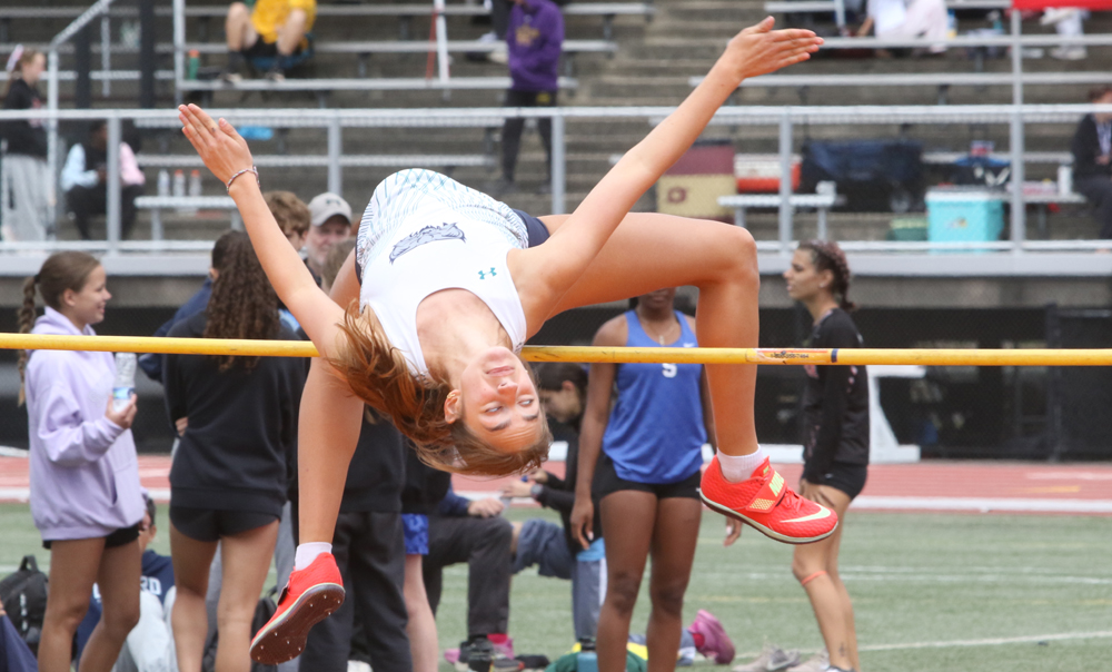 Thomas paces Lakeview girls in ‘M’ meet