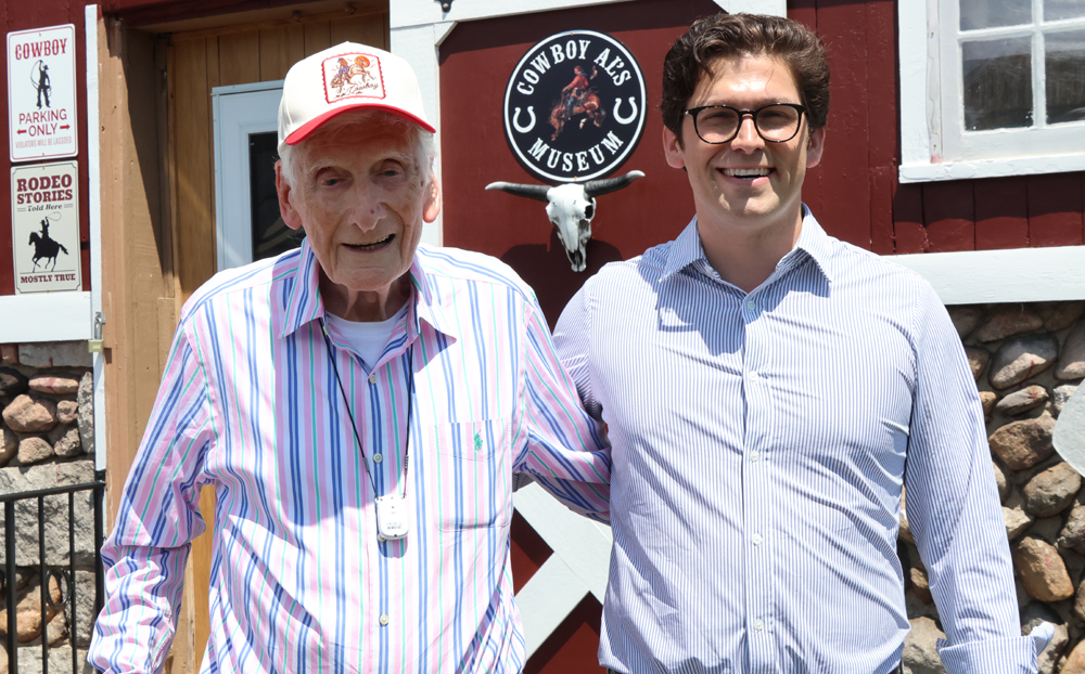 Governor candidate stops in Litchfield