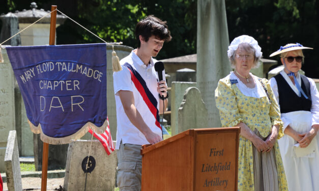 Service honors Revolutionary War heroes