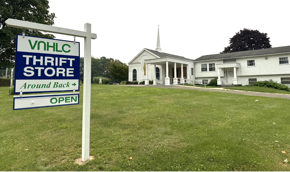 VNHLC moves thrift store to Bantam church