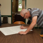 Morris signs on in salute to patriotism