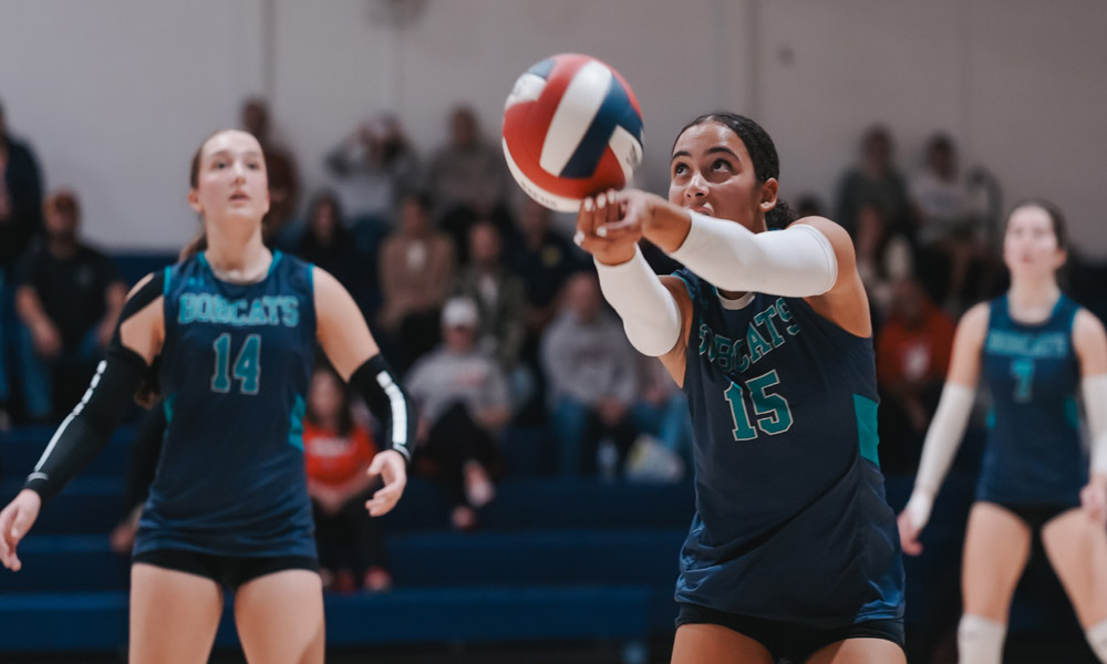 ‘Cats steal set from unbeaten Northwestern